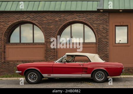 ROYAL OAK, MI/USA - AUGUST 17, 2021: A 1967 Ford Mustang GT car on the Woodward Dream Cruise route. Stock Photo