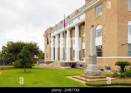 Livingston, Texas, USA - June 28, 2021: The Polk County Courthouse and its confederate memorial Stock Photo