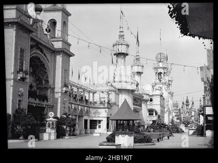 Luna Park, Eugene Wemlinger, Cellulose nitrate negative, 1909, Coney Island Stock Photo