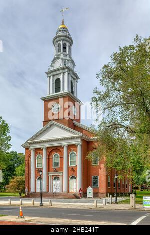 United Church on the Green is a landmark church on the landmark New Haven Green, designed by David Hoadley in Federal style and completed in 1815. Stock Photo