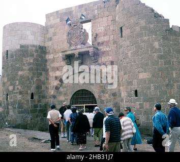 Swan Hellenic tour group visiting Aqaba Castle, Mamluk Castle, Aqaba, Jordan,  Crusaders fortress in 1998 Stock Photo