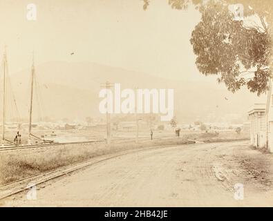 The Port Road, Nelson. From the album: New Zealand Views, Burton Brothers studio, photography studio, Dunedin, black-and-white photography Stock Photo