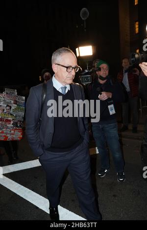 New York, USA. 15th Dec, 2021. Kevin Maxwell (Ghislaine Maxwell's brother) exits the Federal Court Building in New York. Kevin Maxwell speaks briefly with press about Ghislaine's poor treatment in federal custody. (Credit Image: © Catherine Nance/SOPA Images via ZUMA Press Wire) Stock Photo