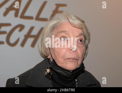 Cerro Maggiore, Italy. 17th Dec, 2021. Cerro Maggiore, Italy Pina Auriemma attended and commented in negative the screening of the film House of Gucci organized by the social cooperative La Valle di Ezechiele based in Fagnano Olona In the picture: Pina Auriemma Credit: Independent Photo Agency/Alamy Live News Stock Photo