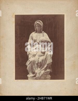 Madonna and child by Michelangelo in the Church of Our Lady in Bruges, Vierge et enfant (title on object), Michel-Ange (series title on object), Adolphe Giraudon (mentioned on object), Bruges, 1850 - 1900, photographic support, cardboard, albumen print, height 371 mm × width 302 mm Stock Photo