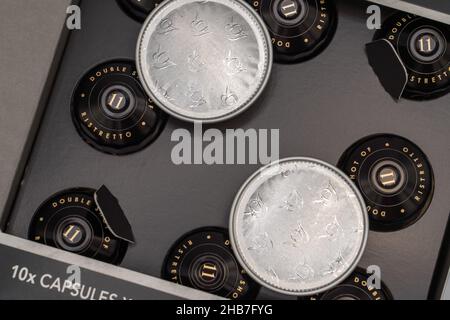 Barcelona, Spain - 13-11-2020: L'or barista by Philips coffee machine in  satin white color, with their double and decaf capsules packaging on wooden  b Stock Photo - Alamy
