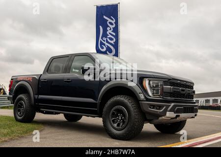 PONTIAC, MI/USA - SEPTEMBER 22, 2021: A 2021 Ford F-150 Raptor truck at Motor Bella, at the M1 Concourse, near Detroit, Michigan. Stock Photo