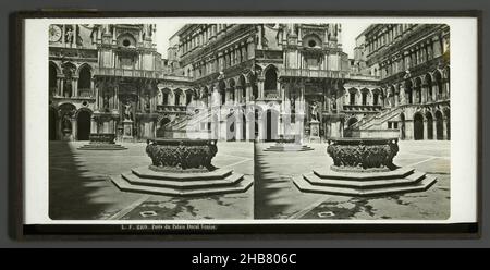 View of a well in the courtyard of the Doge's Palace in Venice, Italy, Puits du Palais Ducal Venise (title on object), L.F. (mentioned on object), Venice, 1856 - 1890, glass, zegel rand:, slide, height 82 mm × width 170 mm Stock Photo