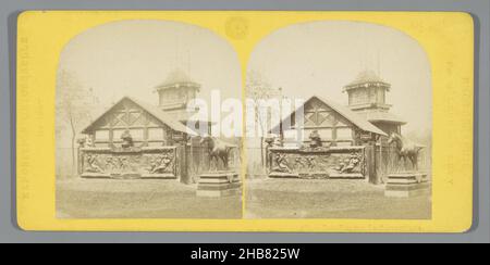 Pavilion La Galvanoplastie at the 1867 World's Fair, Parc français, la galvanoplastie (title on object), Exposition Universelle de 1867 (series title on object), Léon & Lévy (mentioned on object), Paris, 1867, cardboard, paper, albumen print, height 83 mm × width 172 mm Stock Photo