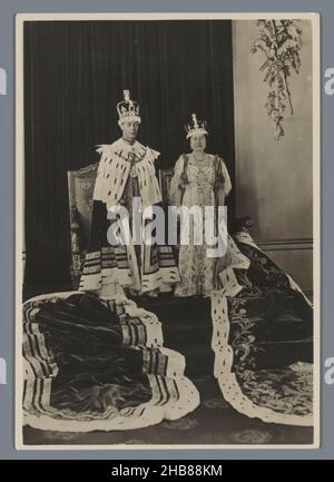 Double portrait of King George VI of the United Kingdom and Queen Elizabeth at their coronation, anonymous, London, in or after 12-May-1937, photographic support, gelatin silver print, height 152 mm × width 107 mm Stock Photo