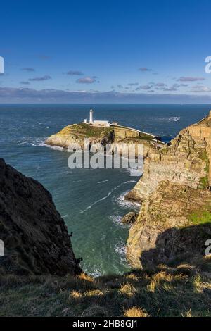 The South Stack Lighthouse near Holyhead on the coast of Holy Island, Isle of Anglesey, North Wales Stock Photo
