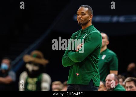 Charlotte, NC, USA. 17th Dec, 2021. Charlotte 49ers head coach Ron Sanchez shows his disappointment during the second half of the Hall of Fame Shootout basketball matchup at Spectrum Center in Charlotte, NC. (Scott Kinser/Cal Sport Media). Credit: csm/Alamy Live News Stock Photo