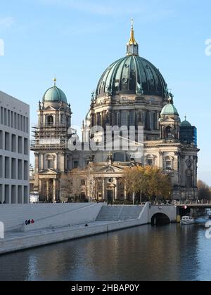 Berlin, Germany, November 13, 2021, view over the river Spree to the Berlin Cathedral, the largest Protestant church in the German capital. Stock Photo