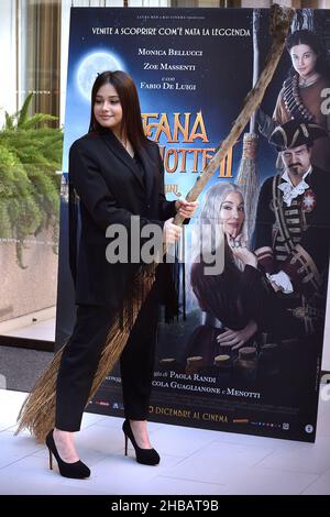 Rome, Italy. 18th Dec, 2021. ROME, ITALY - DECEMBER 17: Zoe Massenti attend the photocall of the movie 'La Befana Vien Di Notte II' at Hotel Visconti on December 18, 2021 in Rome, Italy. Credit: dpa/Alamy Live News Stock Photo