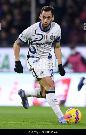 Salerno, Italy. 17th Dec, 2021. Hakan Calhanoglu of FC Internazionale during the Serie A match between US Salernitana 1919 and Inter Milan at Stadio Arechi, Salerno, Italy on 17 December 2021. Credit: Giuseppe Maffia/Alamy Live News Stock Photo