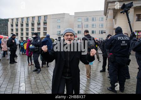 Berlin, Germany. 18th Dec, 2021. A protester shouted to the police officers, you are all fascists. Later he was arrested by the police. (Credit Image: © Michael Kuenne/PRESSCOV via ZUMA Press Wire) Stock Photo