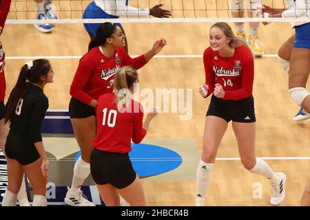 https://l450v.alamy.com/450v/2hbcr4b/columbus-oh-usa-16th-dec-2021-columbus-oh-20211216-nebraska-players-celebrate-a-point-against-pittsburgh-during-the-division-1-ncaa-womens-volleyball-championship-played-at-nationwide-arena-in-columbus-oh-photo-by-wally-nellvolleyball-magazine-credit-image-wally-nellzuma-press-wire-2hbcr4b.jpg