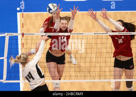 https://l450v.alamy.com/450v/2hbcrm9/columbus-oh-usa-16th-dec-2021-columbus-oh-20211216-anna-smrek-blocks-the-ball-against-louisville-during-the-division-1-ncaa-womens-volleyball-championship-played-at-nationwide-arena-in-collumbus-oh-photo-by-wally-nellvolleyball-magazine-credit-image-wally-nellzuma-press-wire-2hbcrm9.jpg