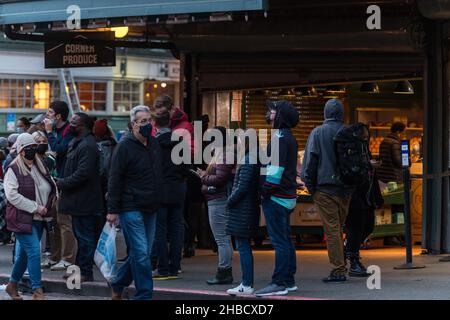 Seattle, USA. 17th Nov, 2021. Macklemore and Windser on the roof at Pike Place Market shooting a video. Stock Photo