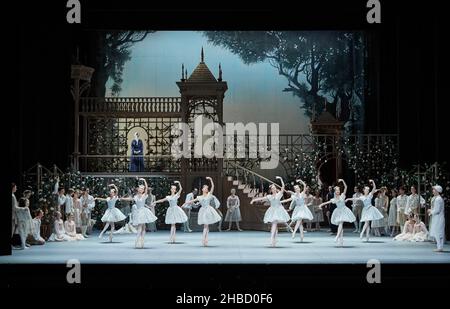 Hamburg, Germany. 17th Dec, 2021. The dancers of the ensemble stand on the stage of the Hamburg State Opera during a photo rehearsal of the ballet 'Sleeping Beauty'. The new version of the ballet 'Sleeping Beauty' by John Neumeier to the music of Peter Tchaikovsky will celebrate its premiere on 19.12.2021. Credit: Georg Wendt/dpa/Alamy Live News Stock Photo