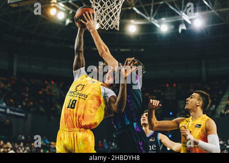 Bilbao, Basque Country, SPAIN. 19th Dec, 2021. KHALIFA DIOP (18) of Gran Canaria tries to jump to the basket during the Liga ACB regular season round 14 match between Surne Bilbao Basket and Gran Canaria at Miribilla Bilbao Arena, on December 19, 2021 in Bilbao, Spain. (Credit Image: © Edu Del Fresno/ZUMA Press Wire) Credit: ZUMA Press, Inc./Alamy Live News Stock Photo