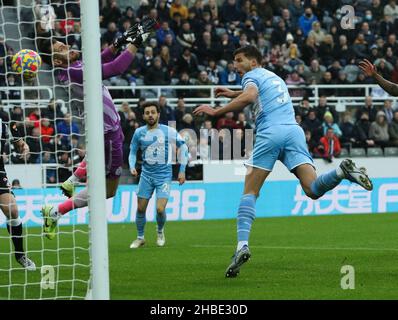 Newcastle, UK. 19th Dec, 2021. NEWCASTLE UPON TYNE, GBR. DEC 19TH Ruben Dias of Manchester City scores during the Premier League match between Newcastle United and Manchester City at St. James's Park, Newcastle on Sunday 19th December 2021. (Credit: Will Matthews | MI News) Credit: MI News & Sport /Alamy Live News Stock Photo