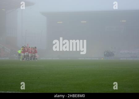 Manchester, UK. 19th Dec, 2021. Manchester, England, December 19 Both teams huddle before the FA Womens Super League game between Manchester United and Aston Villa at Leigh Sports Village in Manchester, England Paul Roots/SPP Credit: SPP Sport Press Photo. /Alamy Live News Stock Photo