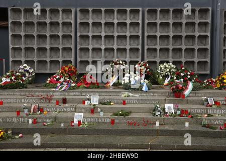 Berlin, Berlin-Charlottenburg, Germany. 19th Dec, 2021. Berlin: Flowers, wreaths and candles for the victims of Breitscheidplatz. (Credit Image: © Simone Kuhlmey/Pacific Press via ZUMA Press Wire) Stock Photo