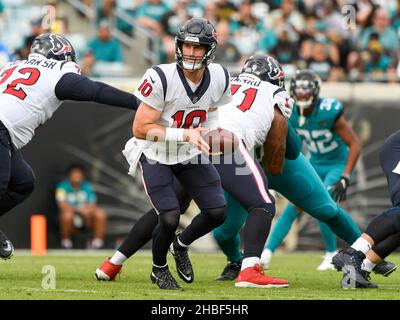 Jacksonville, FL, USA. 19th Dec, 2021. Jacksonville Jaguars running back  James Robinson (25) is introduced 1st half NFL football game between the  Houston Texans and the Jacksonville Jaguars at TIAA Bank Field