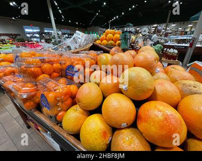 Augusta, Ga USA - 12 19 21: Fresh Market retail grocery store interior holidays Stock Photo