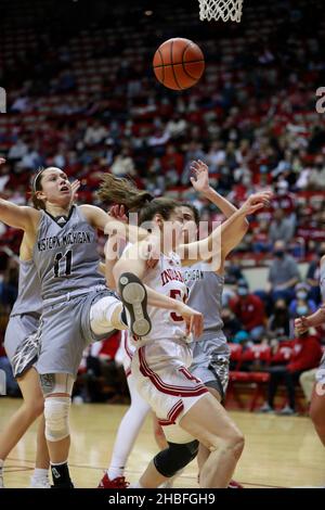 BLOOMINGTON, UNITED STATES - 2021/12/19: Indiana Hoosiers forward Mackenzie Holmes (54) plays against Western Michigan Broncos guard Megan Wagner (11) during an NCAA women's basketball game on December 19, 2021 at Assembly Hall in Bloomington, Ind. IU beat Western Michigan 67-57. Stock Photo