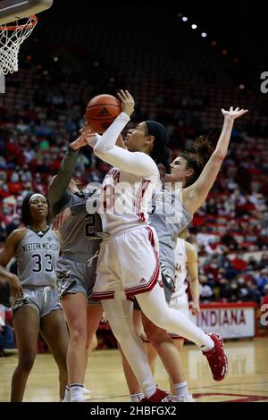 BLOOMINGTON, UNITED STATES - 2021/12/19: Indiana Hoosiers forward Kiandra Browne (23) goes to the basket against Western Michigan University during an NCAA women's basketball game on December 19, 2021 at Assembly Hall in Bloomington, Ind. IU beat Western Michigan 67-57. Stock Photo