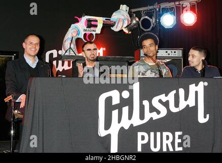 Ringo Starr unveils his uniquely designed replica 'knotted barrel' statue for The Non-Violence Foundation at the Gibson guitar studio, on the anniversary of John Lennons death Stock Photo