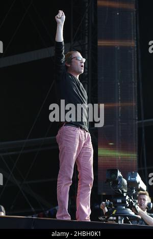 Simon Fowler of Ocean Colour Scene performs on stage at the BT London Live celebrating the Olympic Games, Hyde Park in Central London. Stock Photo