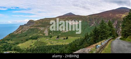 A view of the western slopes of Yr Eifl on the Lleyn Peninsula bearing the scars of a history of quarrying. Stock Photo