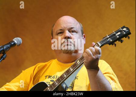 Kyle Gass of Tenacious D in concert at the Hammersmith Apoll in London on December 18, 2006.  Entertainment Stock Photo