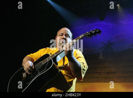 Kyle Gass of Tenacious D in concert at the Hammersmith Apoll in London on December 18, 2006.  Entertainment Stock Photo