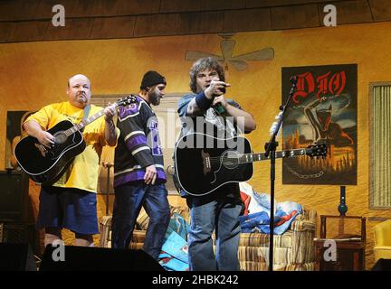 Kyle Gass and Jack Black of Tenacious D in concert at the Hammersmith Apoll in London on December 18, 2006.  Entertainment Stock Photo