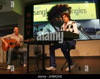 Mika performs an instore gig at HMV on Oxford Street in London on February 5, 2007.  Entertainment Stock Photo