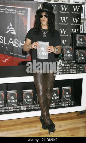 Former lead guitarist in Guns N' Roses, Slash, at Waterstone's book store to sign copies of autobiography, 'Slash', a tell-all account of his life in the legendary rock band. Stock Photo