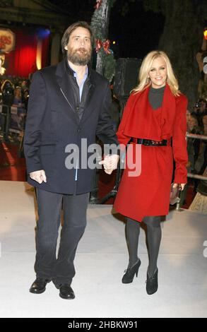 Jim Carrey and Jenny McCarthy arrive at A Christmas Carol World Premiere, Leicester Square, London Stock Photo