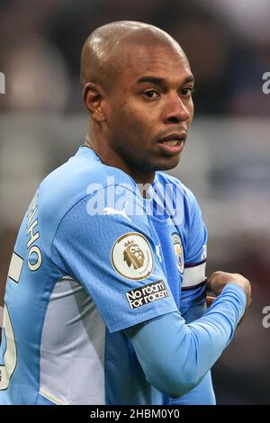 fernandinho-25-of-manchester-