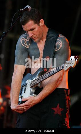 Rage Against The Machine star Tim Commerford diagnosed with cancer | Metro  News