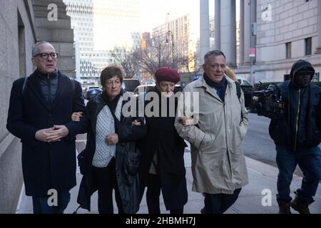 Christine Maxwell, Isabel Maxwell and Kevin Maxwell Stock Photo - Alamy