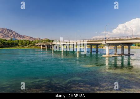 Bridge over Syr Darya river in Khujand, Tajikistan Stock Photo