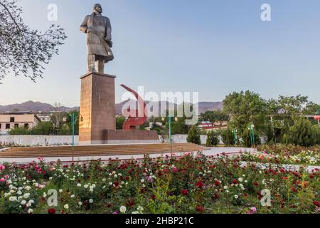 Lenin statue in Khujand, Tajikistan Stock Photo