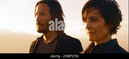 THE MATRIX RESURRECTIONS, (aka THE MATRIX 4), from left: Carrie-Anne