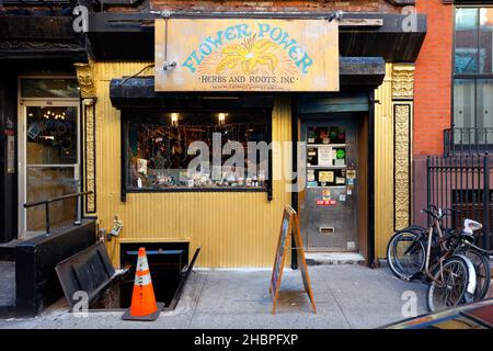 Flower Power Herbs & Roots, 406 E 9th St, New York, NYC storefront photo of a herbal shop in the East Village neighborhood of Manhattan. Stock Photo