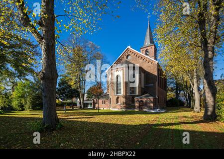 Deutschland, Haan, Bergisches Land, Niederbergisches Land, Niederberg, Rheinland, Nordrhein-Westfalen, NRW, Evangelische Kirche, Backsteingebaeude, Ap Stock Photo