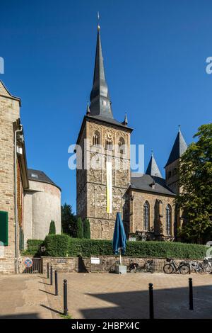 Deutschland, Ratingen, Bergisches Land, Rheinland, Nordrhein-Westfalen, NRW, Kirche Sankt Peter und Paul, Pfarrkirche, katholische Kirche *** Local Ca Stock Photo